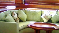Axia Settee
